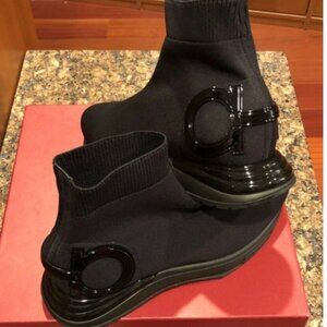 New! Authentic!Salvatore Ferragamo Gardena Knit Sneaker Women's 9 1/2 C